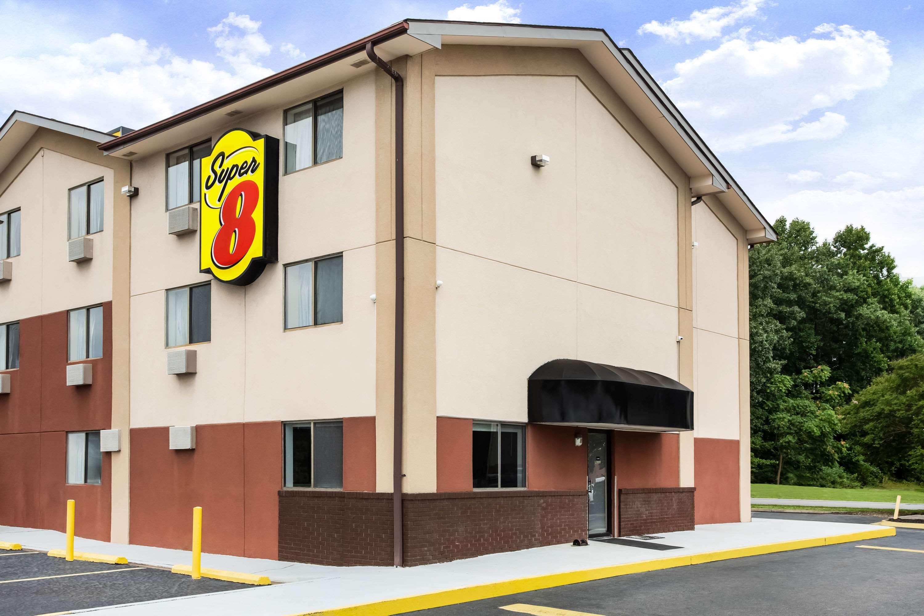 Super 8 By Wyndham Chester/Richmond Area Exterior foto
